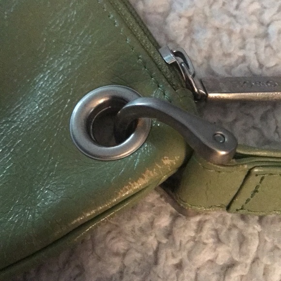 HOBO INTERNATIONAL GREEN WRISTLET CLUTCH BAG SOFT - Picture 5 of 8